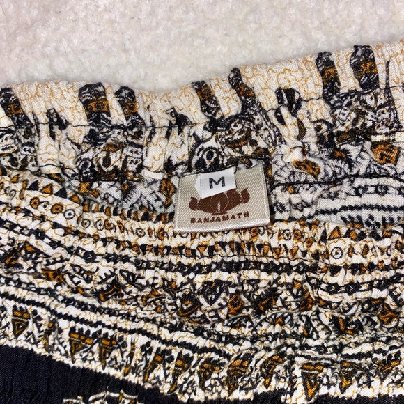 (SOLD) Loose Boho Flowy High Waisted Pocketed Pants - Picture 2 of 4